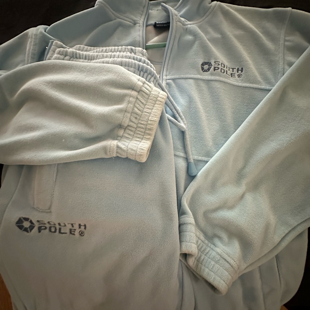 SouthPole Sky Blue Velour Set W/drawstring 
Can B kids small or ladies Sm  W=26